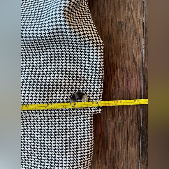 Black and white button down collared bomber jacket. Size L. - Picture 9 of 13